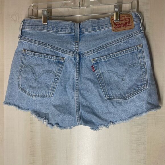 Levi’s 501 button fly cut offs jean denim shorts, size 30 - Picture 6 of 9